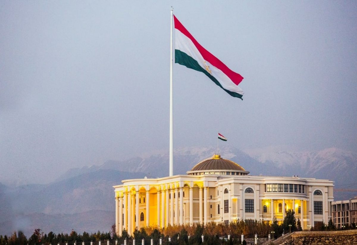 Флагшток Республики Таджикистан, столица - Душанбе