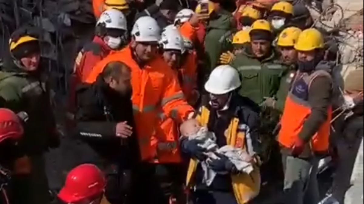 Таджики спасли. Спасатели Таджикистан. Спасатели КЧС Таджикистана. Таджикские спасатели в Турции.